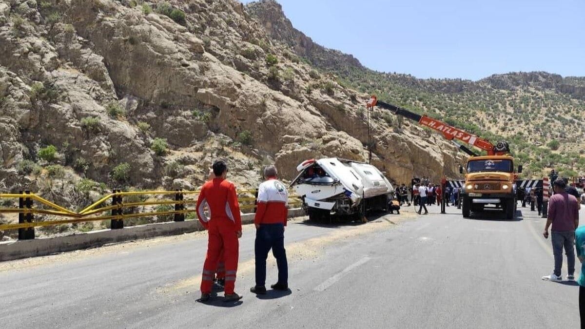 لە ڕووداوێکی هاتووچۆ لە ئێران 21 کەس گیانیان لەدەستدا