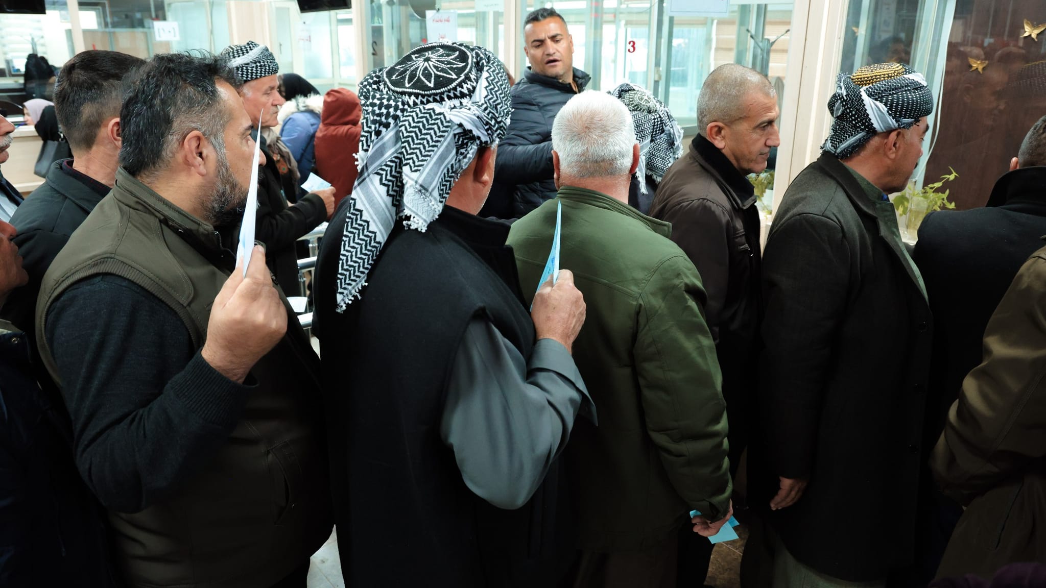 زیاتر لە 20 هەزار زیندانیی سیاسی کارەکانیان تەواو بووە و مینحەیان بۆ نەبەستراوە