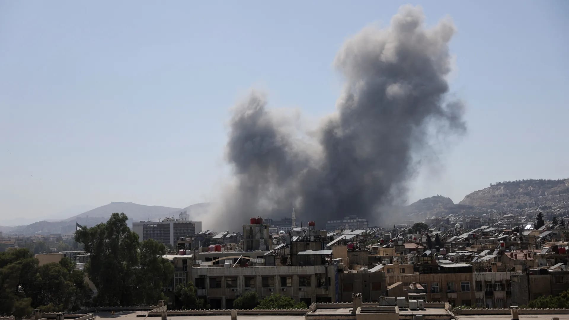 کۆشکی سپی: ترەمپ شۆک بوو بە هێرشەکانی ئیسرائیل بۆ سەر سووریا