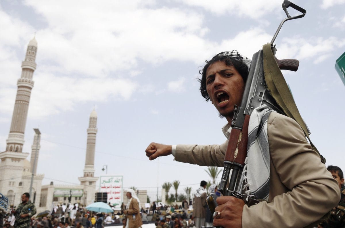 ئەمریکا سزای نوێی بەسەر تۆڕێکی دارایی و نەوتیی حووسییەکاندا سەپاند