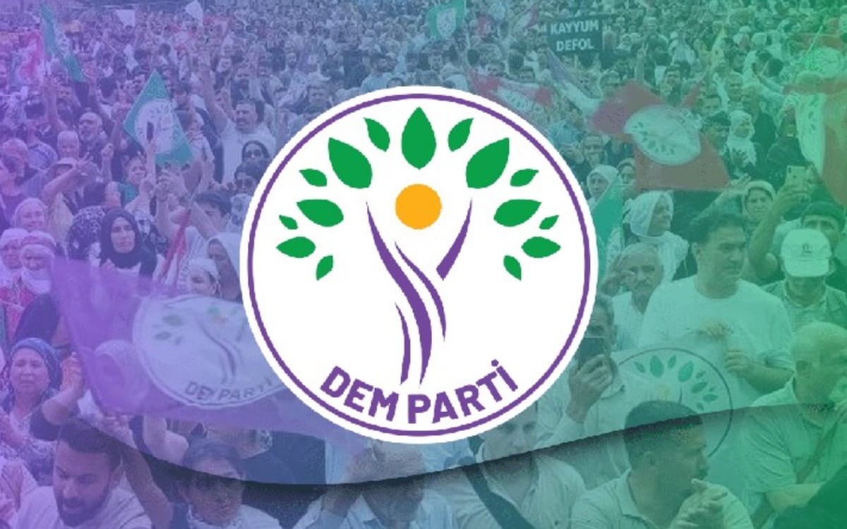 دەم پارتی: ئێمە ئیرادەی ملیۆنان کەسین و خۆمان هەڵناوەشێنینەوە