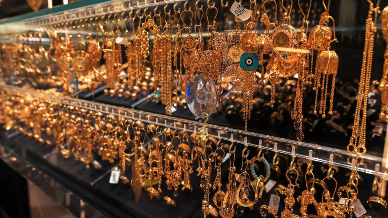 نرخی یەک ئۆنسە زێڕ 85 دۆلار بەرز دەبێتەوە