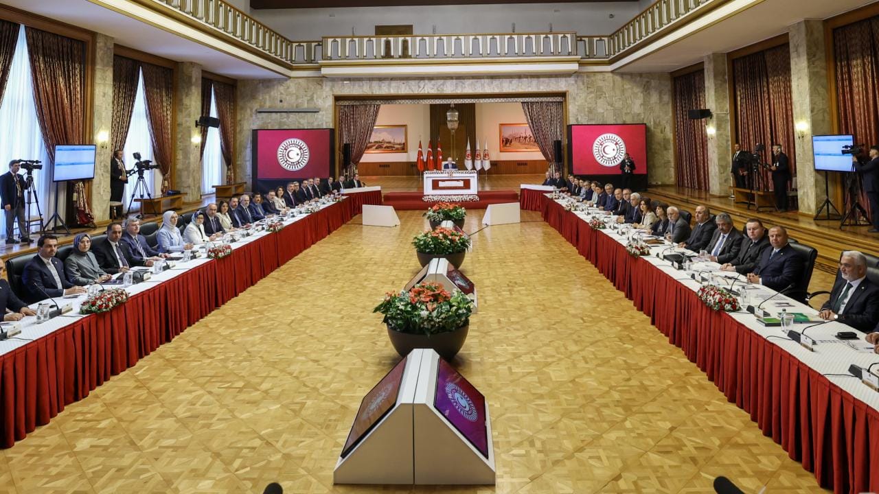 کۆمیسیۆنی ئاشتی لە تورکیا لە یەکەم کۆبوونەوەی بڕیاری گۆڕینی ناوەکەی دا