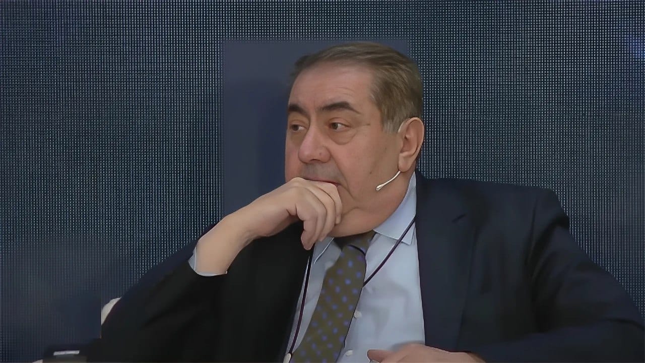 هۆشیار زێباری: بڕانی کارەبا لە عێراق سەرکەوتنی پڕۆژەی ڕووناکی دەردەخات