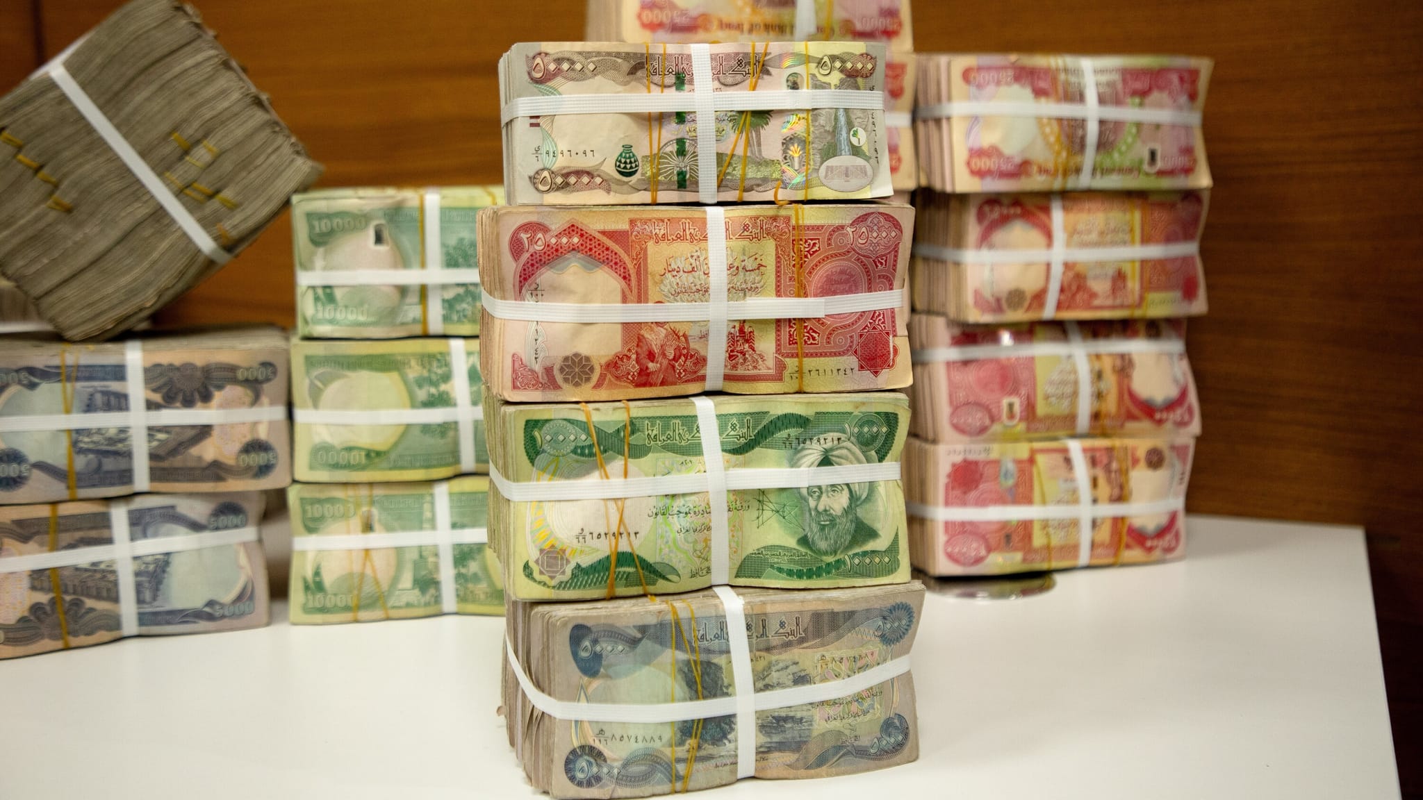 شارەزایەکی ئابووری: عێراق لە شەش مانگی ئەمساڵدا 7.5 تریلیۆن دینار کورتهێنانی هەبووە