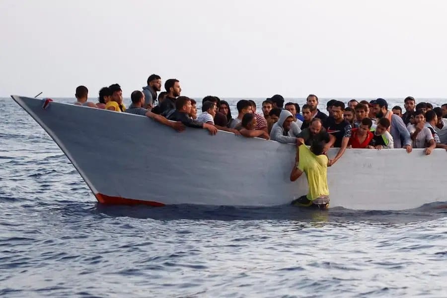 لە كەناراوەكانی یۆنان بەلەمێك نقوم دەبێت و سێ كۆچبەر دەخنكێن