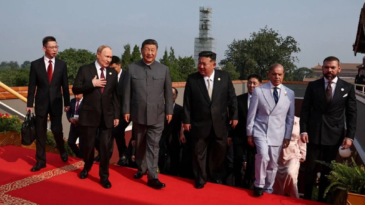 ترەمپ هاوتا چینی و ڕووسییەکەی بە پیلانگێڕی دژی ئەمریکا تۆمەتبار دەکات