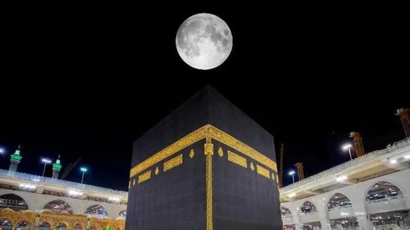 ئاسمانی مەککە دیاردەیەکی فەلەکی شکۆدار بەخۆیەوە دەبینێت