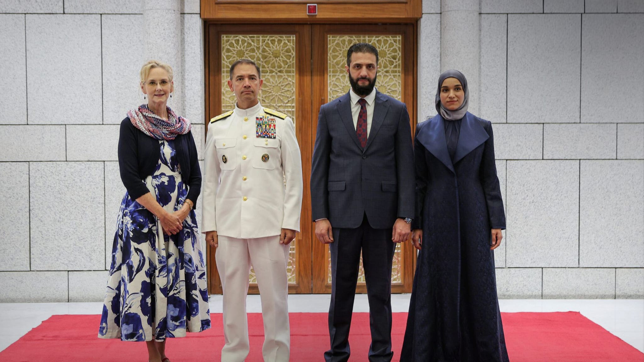 ئەحمەد شەرع پێشوازیی لە فەرماندەی فەرماندەیی ناوەندی ئەمریکا دەکات