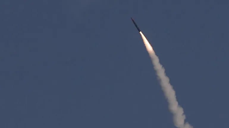 لە یەمەنەوە مووشەکێک ئاراستەی ئیسرائیل کرا