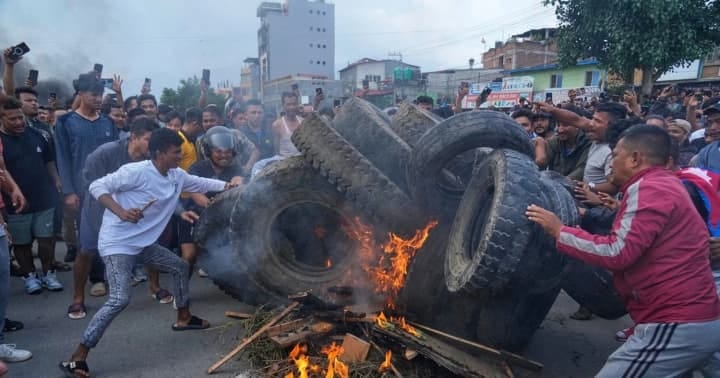 ژمارەی کوژراوانی گرژییەکەی نیپاڵ بۆ 72 کەس بەرزبووەوە