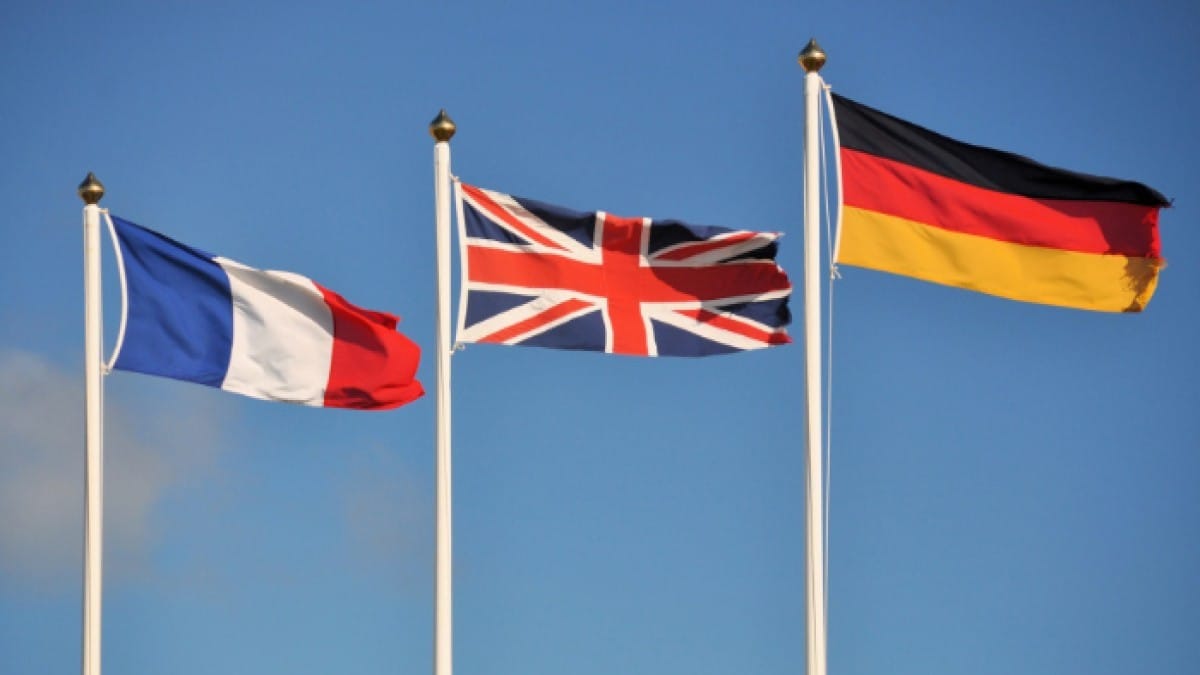 وەزیرانی دەرەوەی بەریتانیا، فەرەنسا و ئەڵمانیا لەگەڵ عێراقچی تاوتوێی بەرنامەی ئەتۆمیی ئێران دەکەن