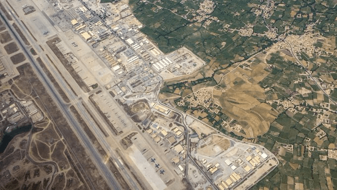 ئەمریکا و تاڵیبان لەسەر بنکەیەکی ئاسمانی ئەفغانستان ڕێکناکەون