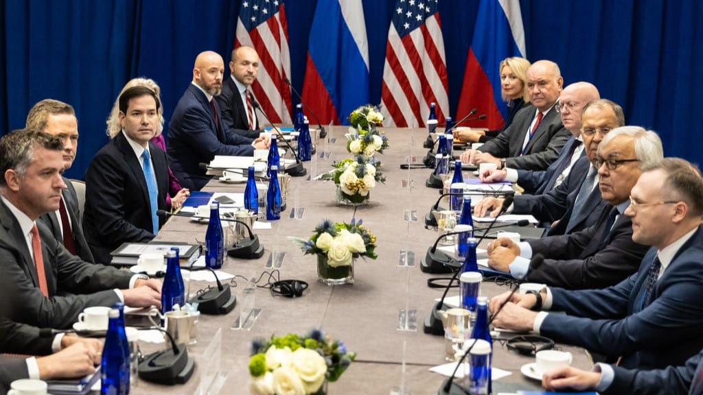 لاڤرۆڤ بۆ ڕۆبیۆ: پابەندین بەو پلانەی پووتین و ترەمپ لەسەری ڕێککەوتوون