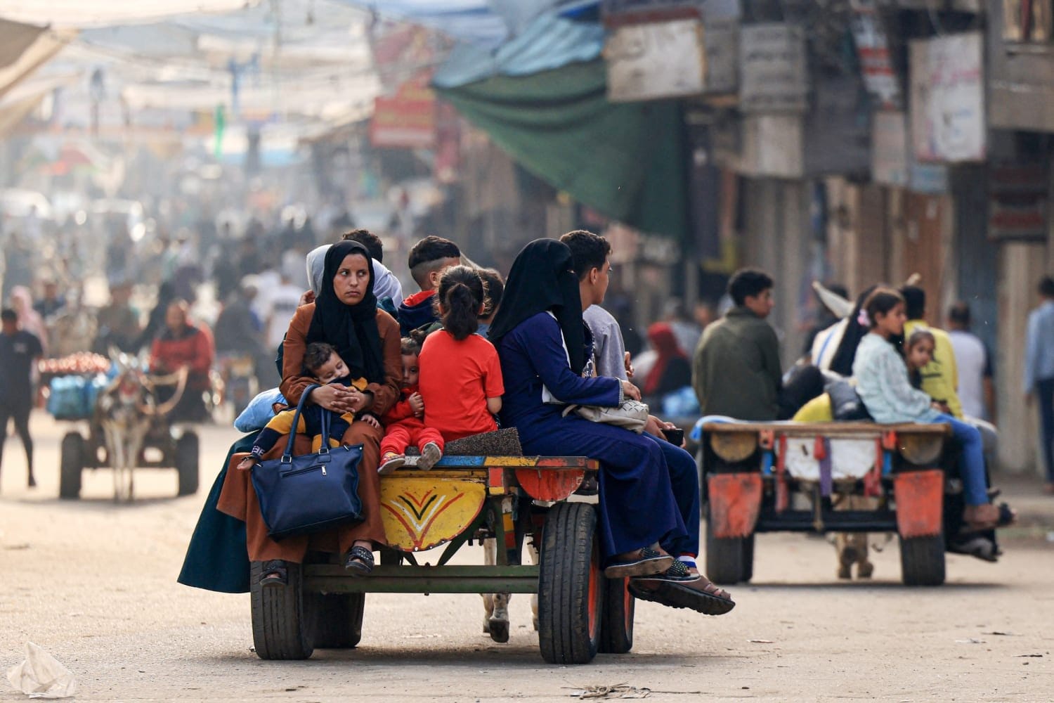 700 هەزار فەڵەستینی لە شاری غەززە ئاوارە بوون