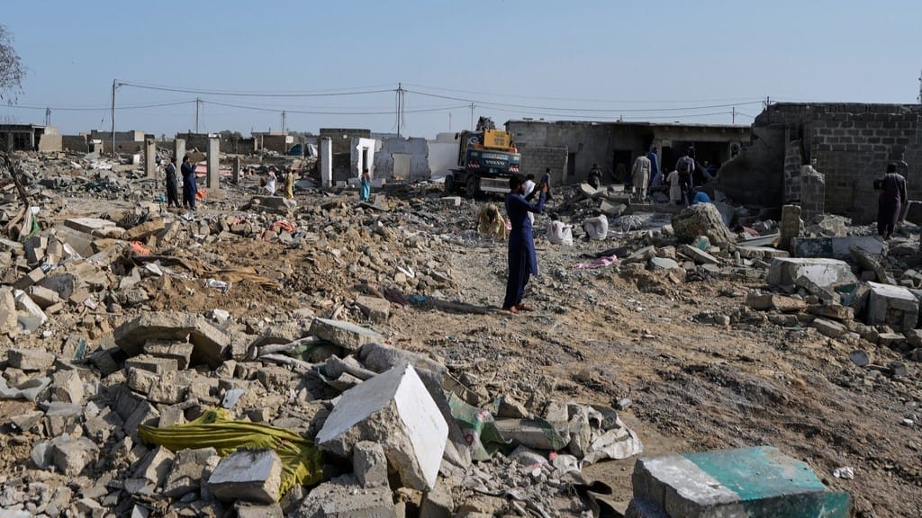 فڕۆکەکانی پاکستان کابول و قەندەهاریان بۆردوومان کرد و ئەفغانستان داوای ئاگربەست دەکات