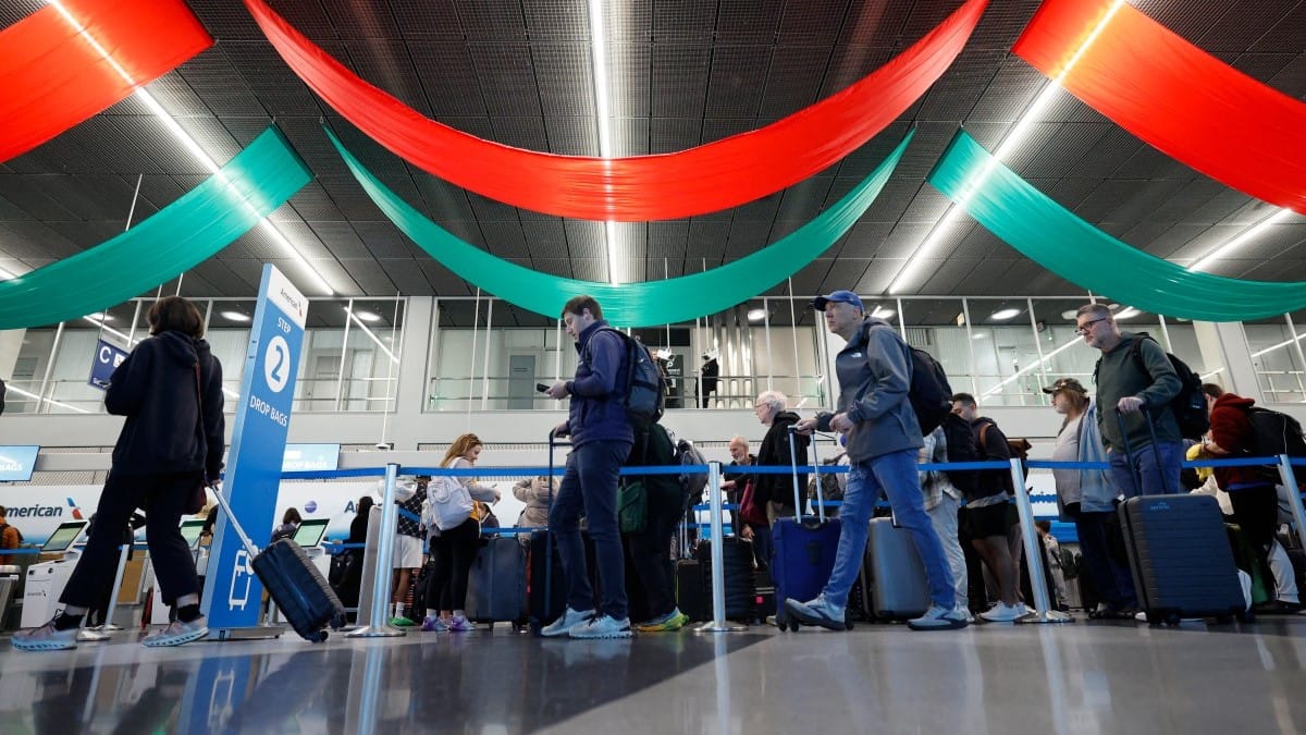 سەدان گەشتی ئاسمانی لە ئەمریکا هەڵدەوەشێنرێنەوە