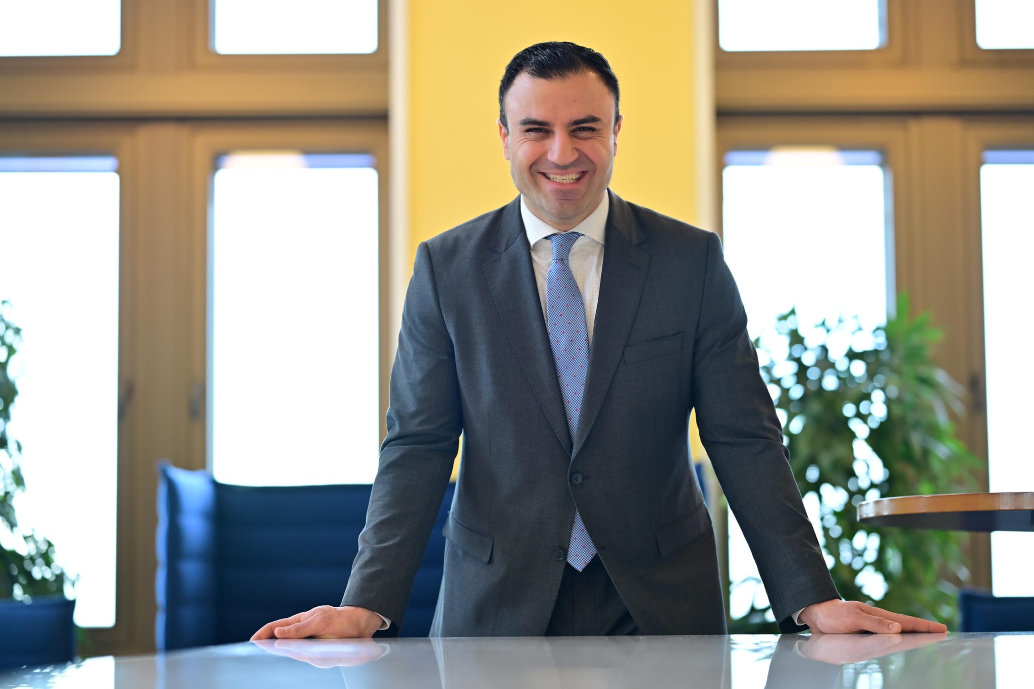 گەنجێکی کورد بوو بە ئەندامی پەرلەمانی هۆڵەندا