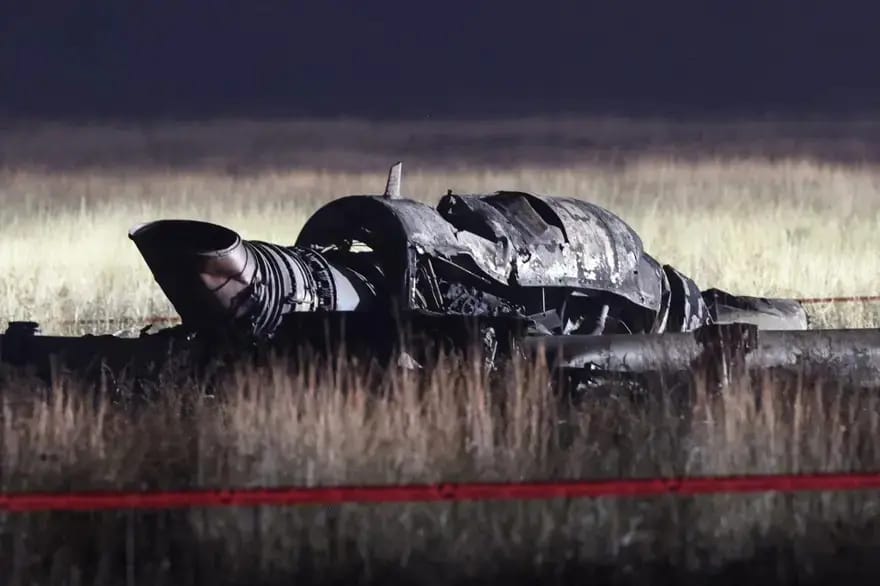 وەزیری بەرگریی تورکیا: لێکۆڵینەوە لە سندووقی ڕەشی فڕۆکە تێکشکاوەکە دوو مانگ دەخایەنێت