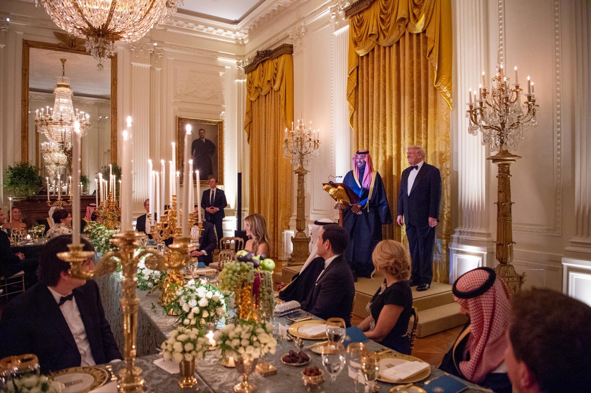 خوانێکی ترلیۆنی لە کۆشکی سپی