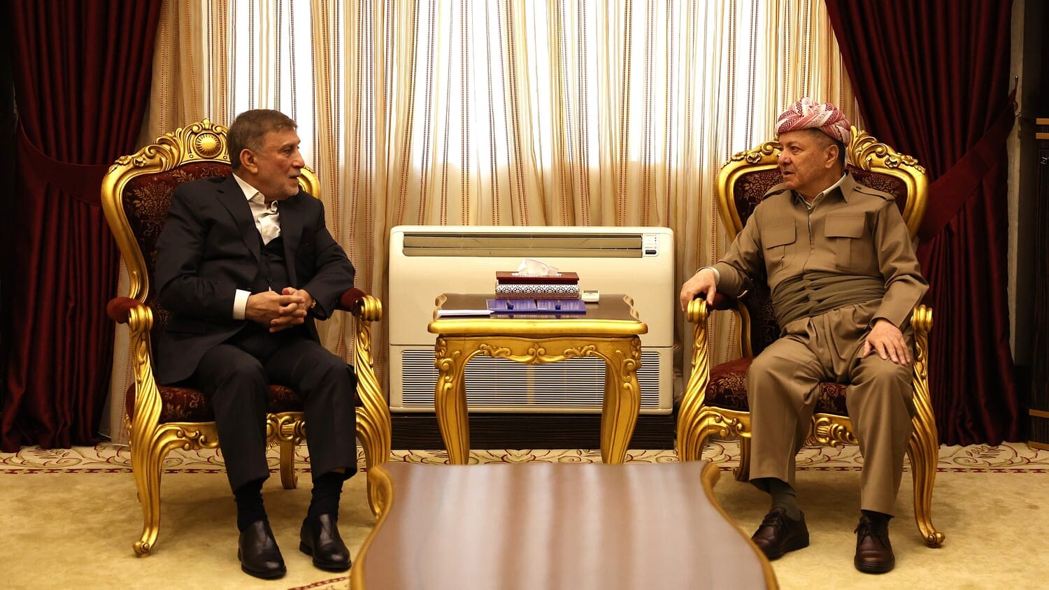 سەرۆك بارزانی و عیزەت شابەندەر دۆخی سیاسی عێراق تاوتوێ دەکەن