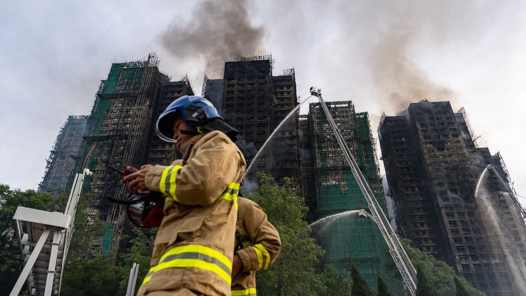 ئاگرەکەی هۆنگ کۆنگ 44 کوژراو و بێسەروشوێنبوونی 279 كەسی لێ كەوتەوە