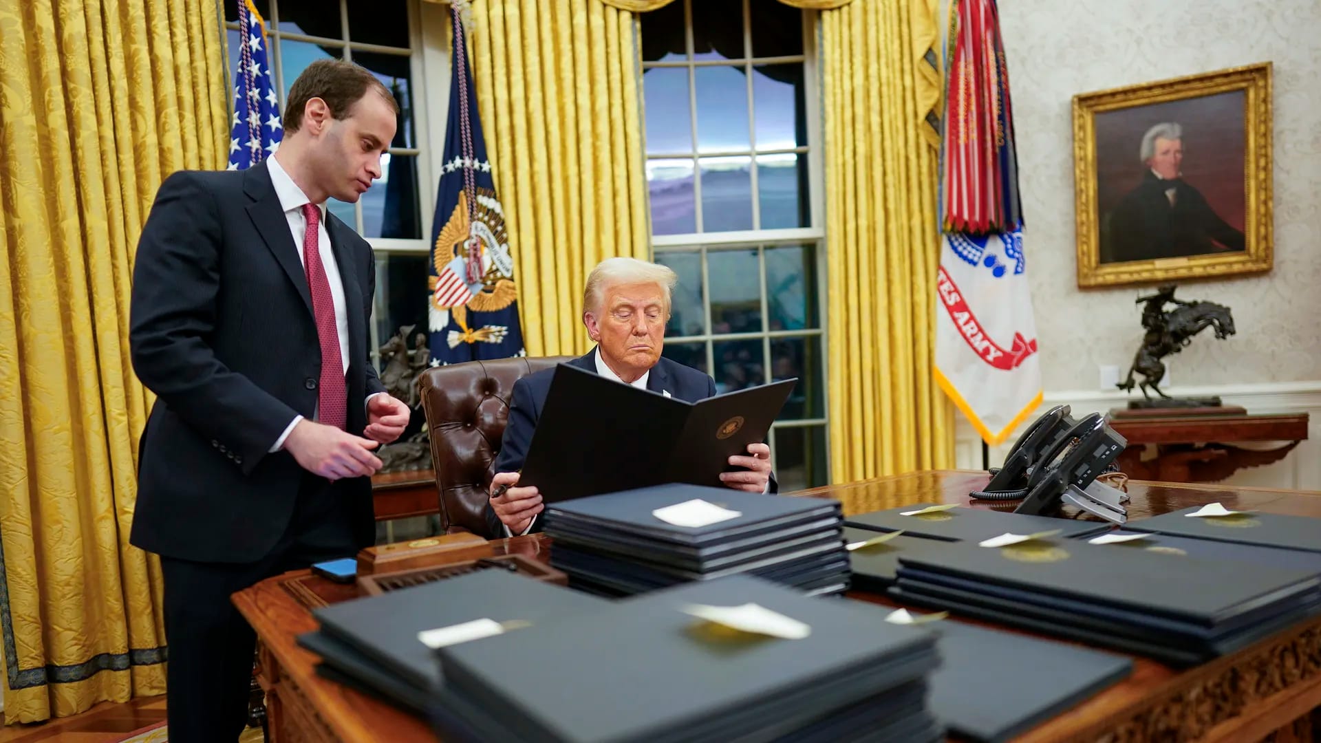 ترەمپ سەرجەم واژۆ ئەلیكترۆنییەكانی سەردەمی بایدن هەڵدەوەشێنێتەوە