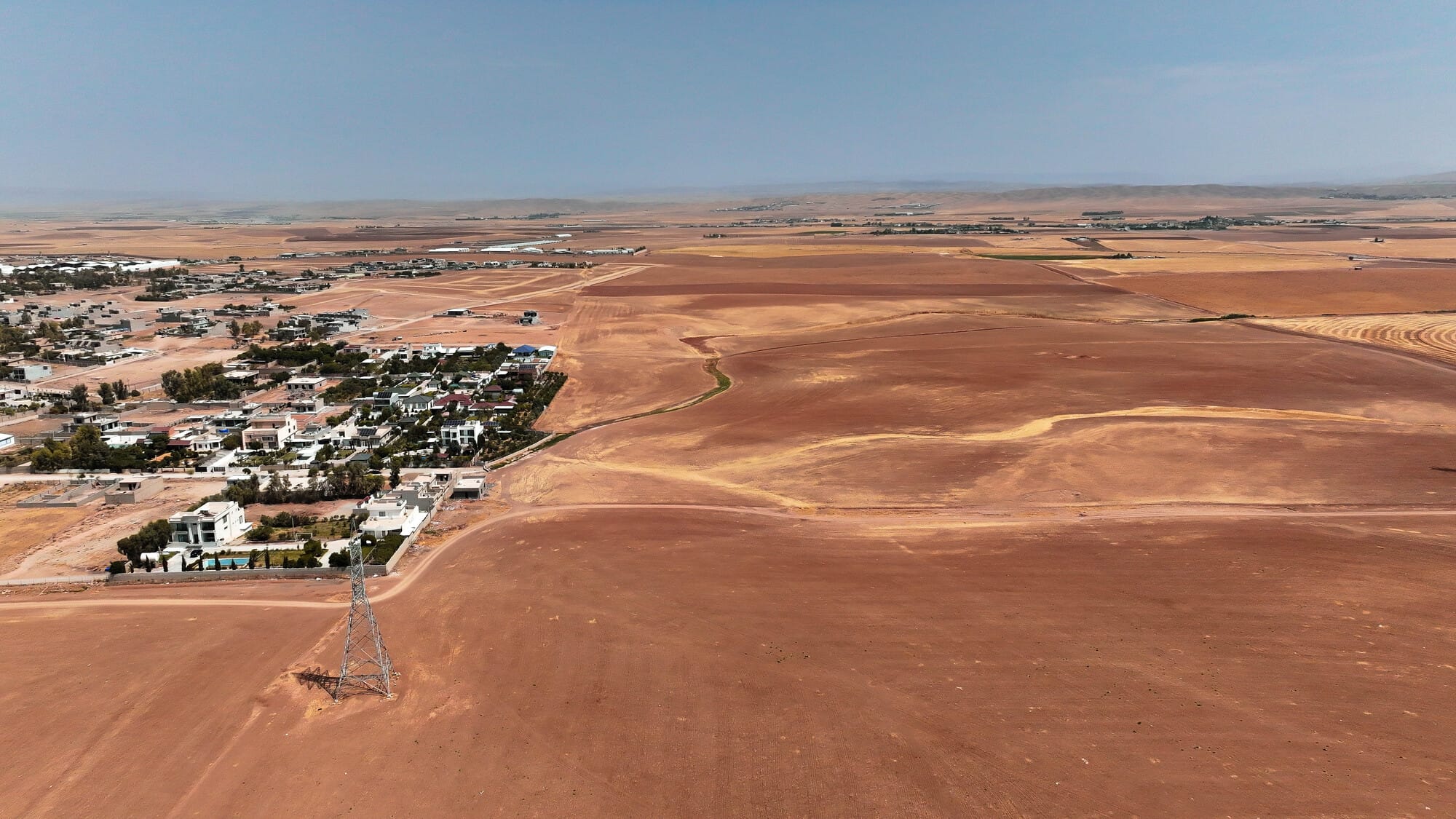 مژدەیەكی خۆش بۆ فەرمانبەرانی گرێبەست؛ هاوشێوەی فەرمانبەرانی هەمیشەیی زەوی وەردەگرن