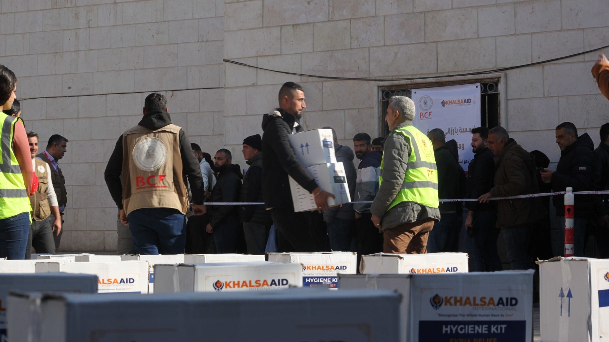 دەزگای خێرخوازیی بارزانی هاوكاری بەسەر خێزانە گەڕاوەكانی عەفرین دابەش دەكات