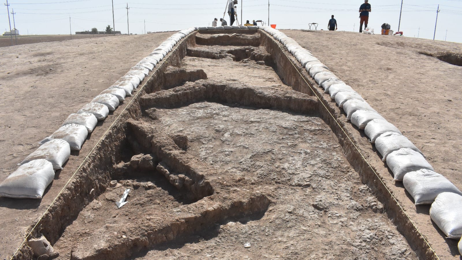 چەند پارچە شوێنەوارێکی سێ هەزار ساڵە لە گردێکی هەولێر دەدۆزرێنەوە