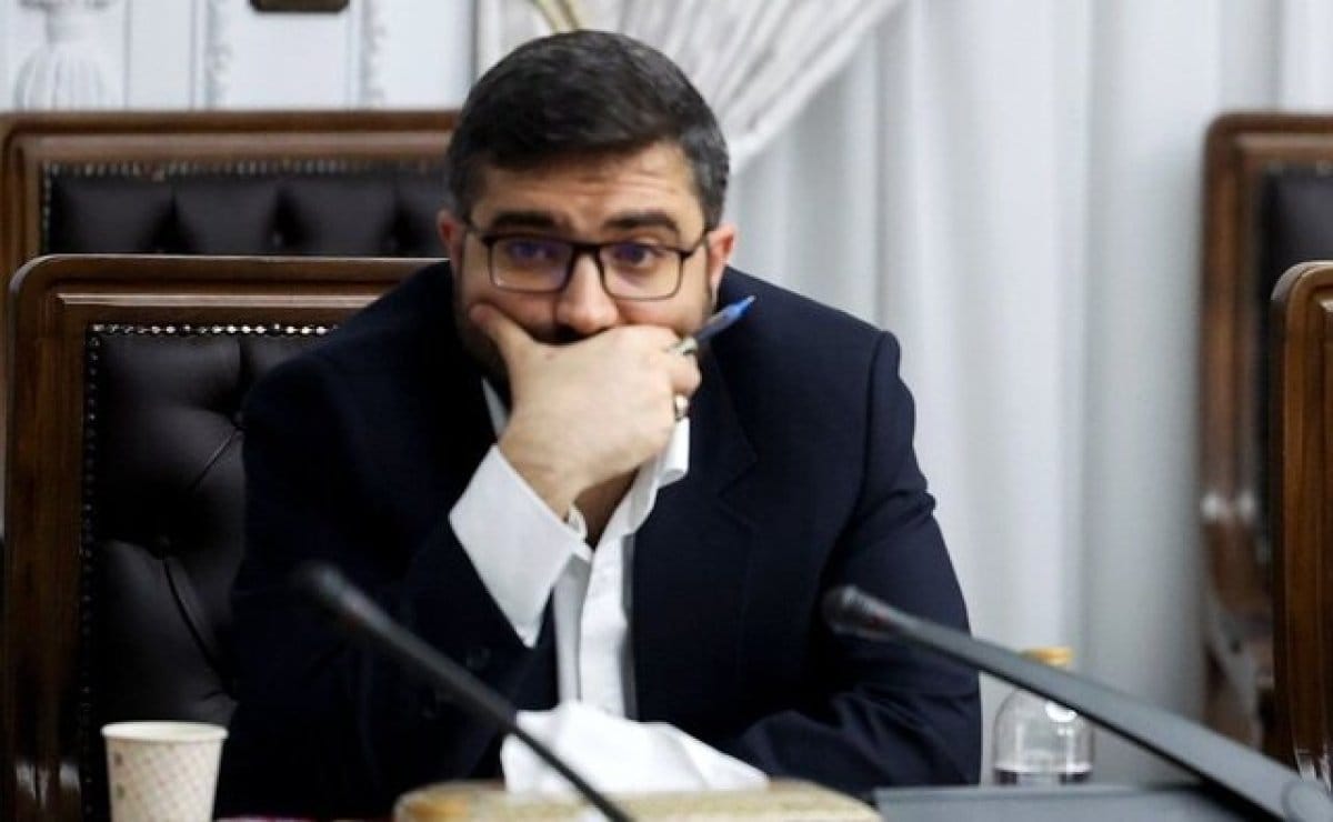 جێگری سەرۆککۆماری ئێران ئەندامانی جەستەی کچەکەی دەبەخشێت