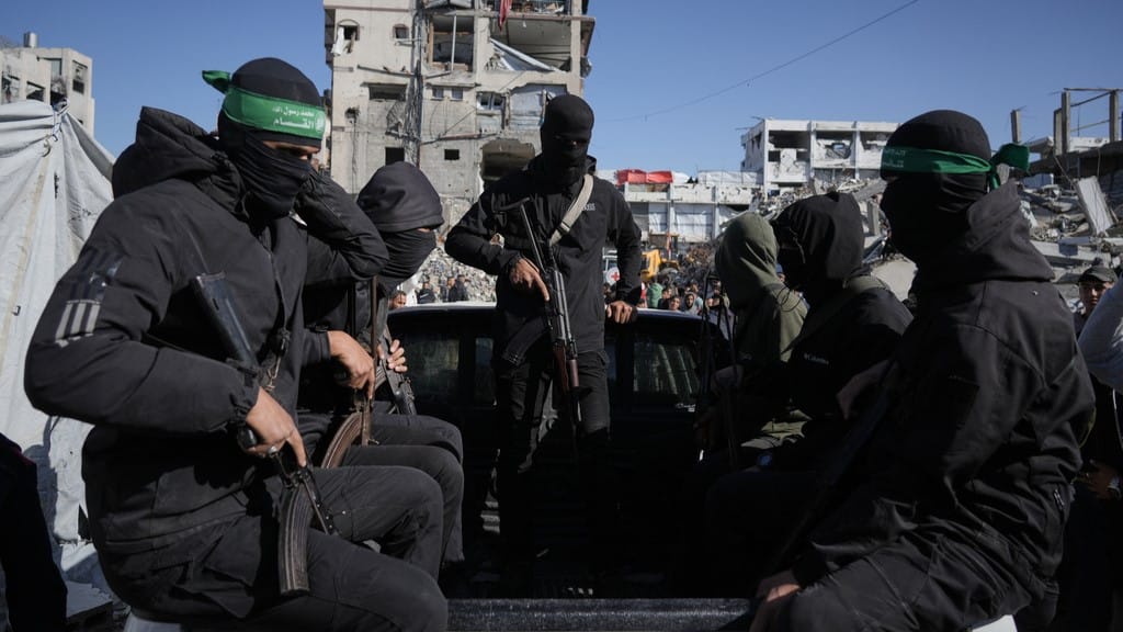 حەماس: ئامادەین بۆ سڕکردن یان کۆگاکردنـی چەکەکانمان