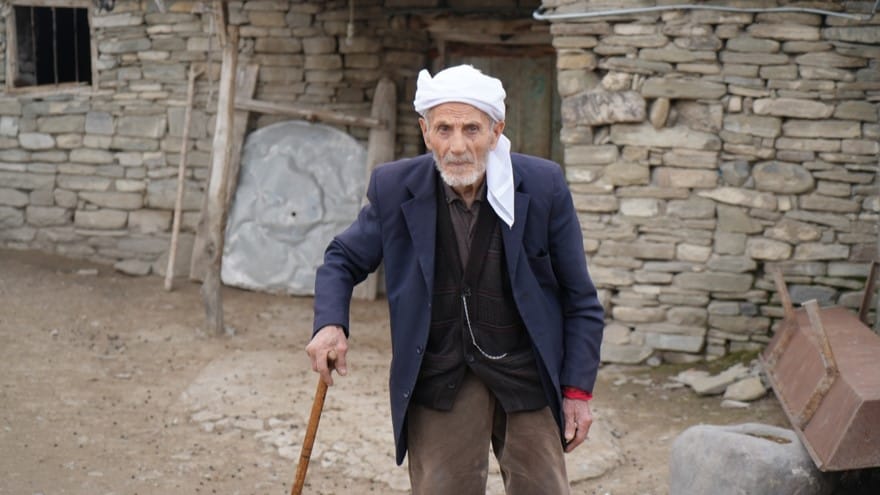 هاووڵاتیه‌كی باكووری کوردستان نیو سه‌ده‌یه‌ ته‌نیا چای و پسكیت ده‌خوات