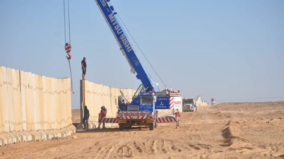 عێراق دەیەوێت بە کۆنکرێت ڕێگە لە تیرۆر و ماددەی هۆشبەر بگرێت