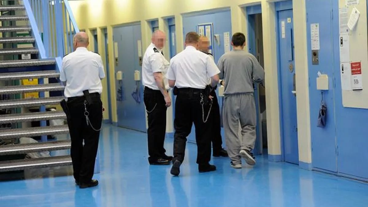 دەیان پەنابەری زیندانیكراوی كورد لە بەریتانیا هەڕەشەی دیپۆرتكردنەوەی زۆرەملێیان لەسەرە