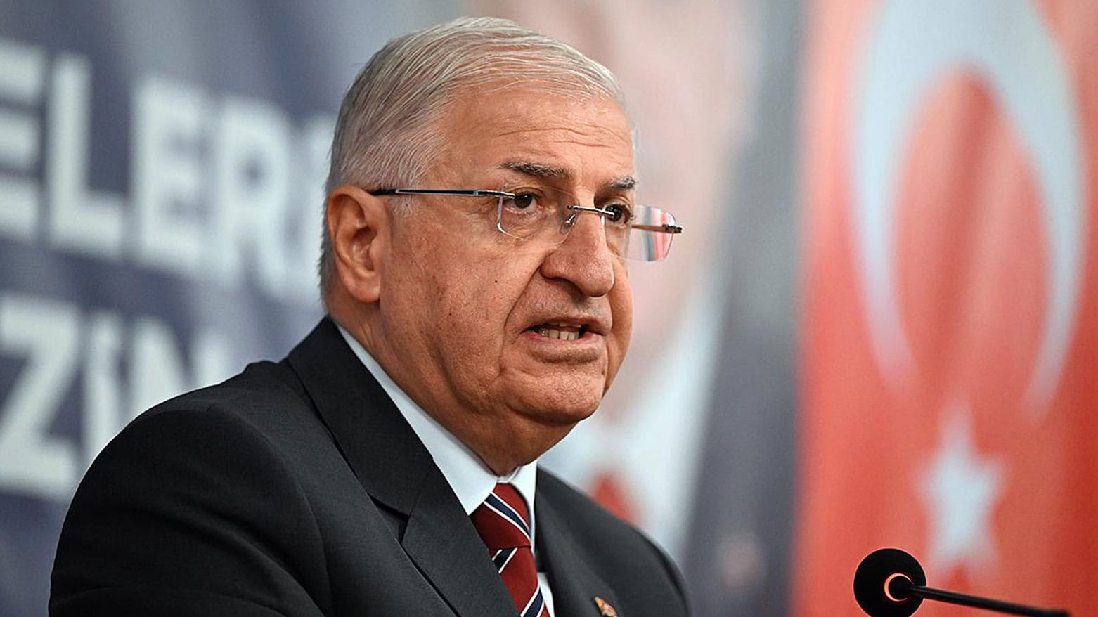 وەزیری بەرگریی تورکیا: بۆ هێرشکردنە سەر هەسەدە پرس بە کەس ناکەین