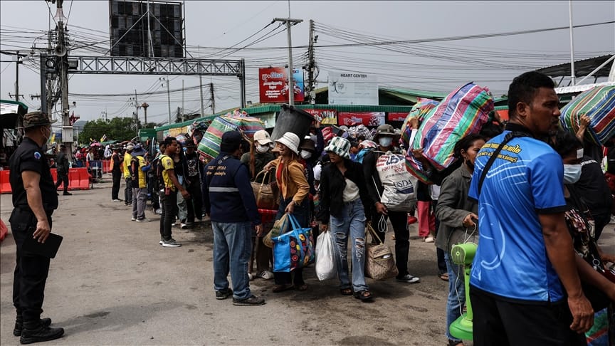 شەڕ و پێکدادانەکانی سنووری تایلەند زیاتر لە نیو ملیۆن کەس لە کەمبۆدیا ئاوارە دەکات