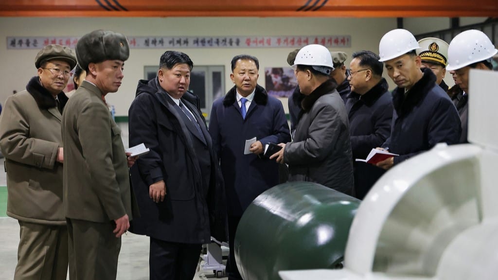 کیم جۆنگ ئون هەڕەشەی ئەتۆمی لە ئەمریکا و کۆریای باشوور دەکات