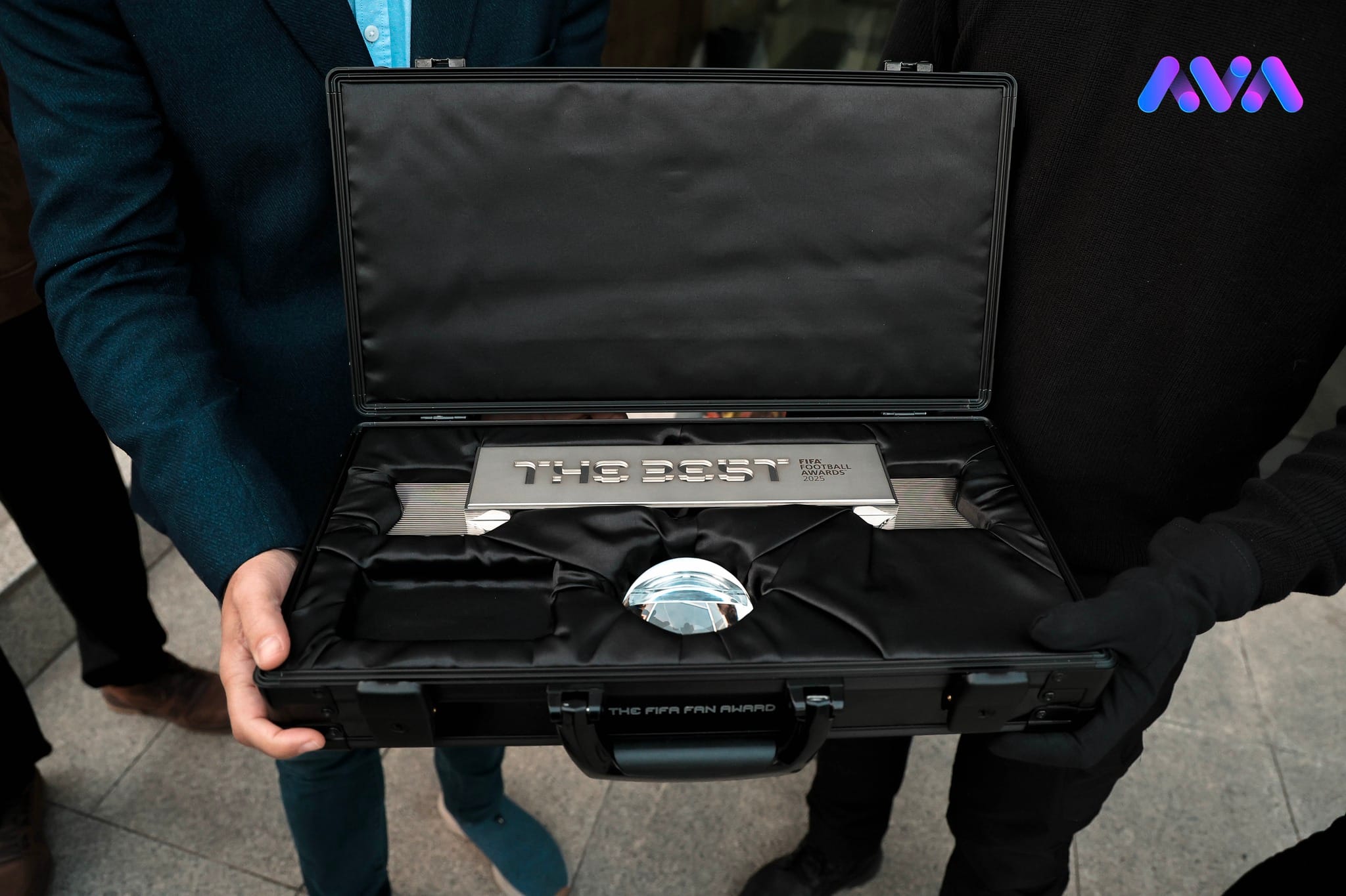 خەڵاتی "زە بێستی فیفا" 10 ڕۆژ لەلای قشڵەی زاخۆ دادەنرێت و وێنەی لەگەڵ دەگیرێت