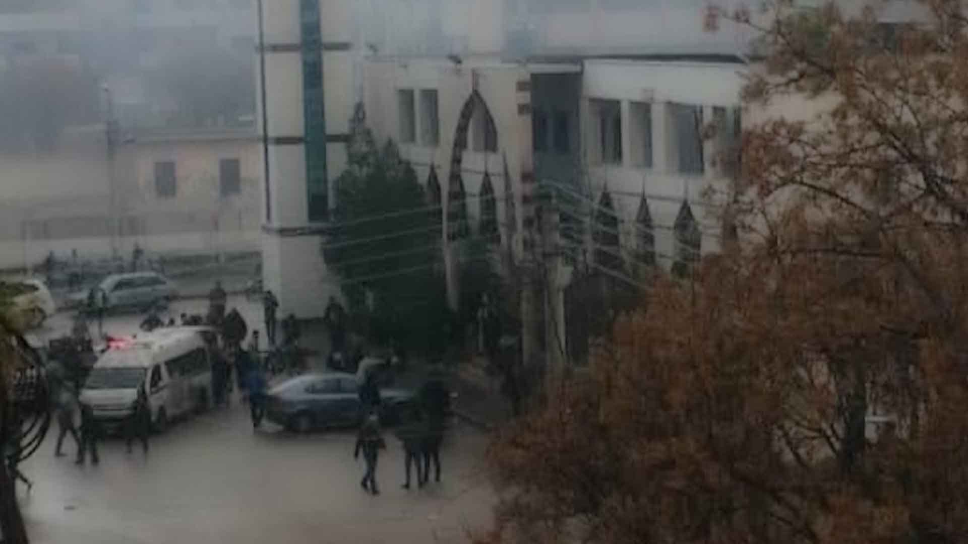 تەقینەوەیەک لە مزگەوتێکی شاری حومس کوژراو و برینداری لێدەکەوێتەوە