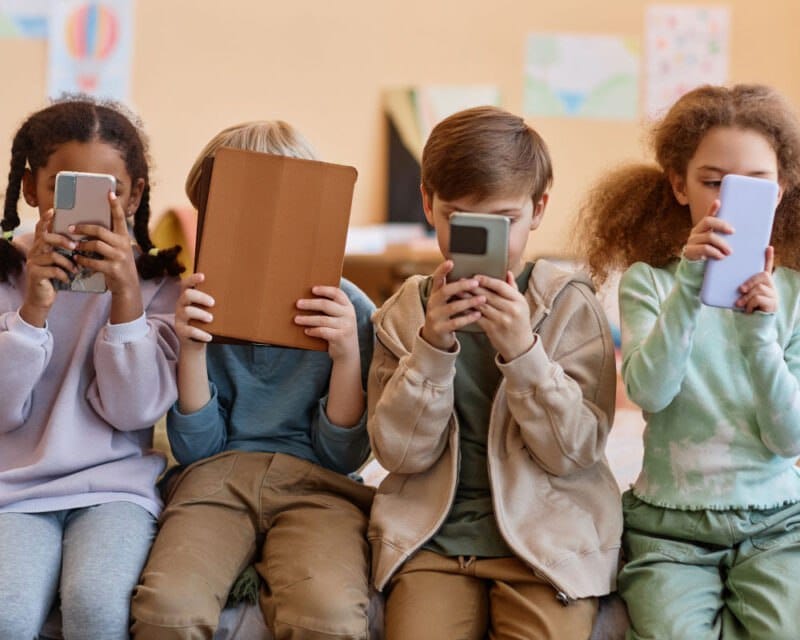 داوا دەکرێت لە ناو تۆڕە کۆمەڵایەتییەکان ئاگادارکردنەوەی "هۆشداری تەندرووستی" زیاد بکرێت