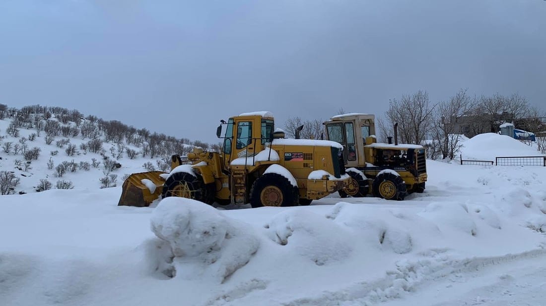 بەفر ڕێگەی سێ دەروازەی سنووری داخست