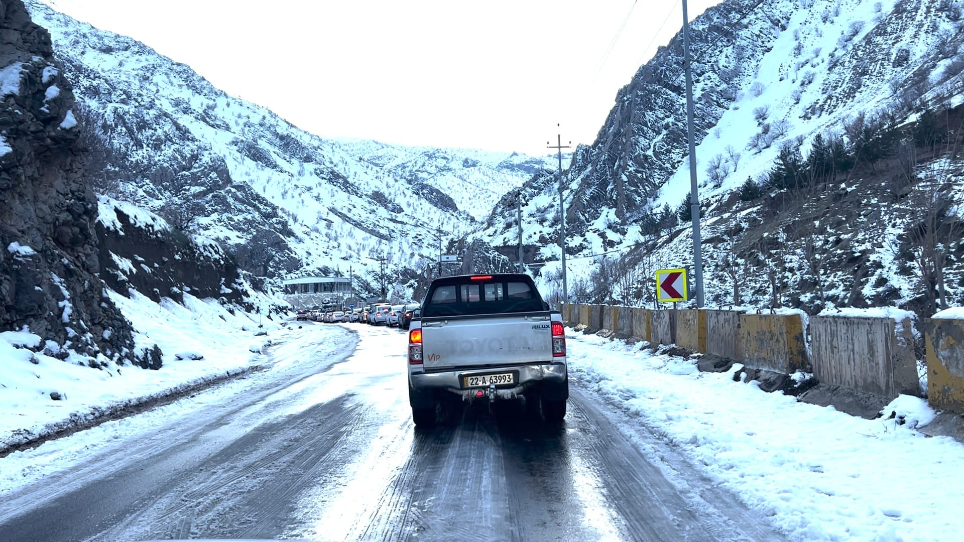 بەهۆی بەفربارینەوە ئاستەنگی هاتووچۆ لە سنووری دهۆک و زاخۆ دروست بووە