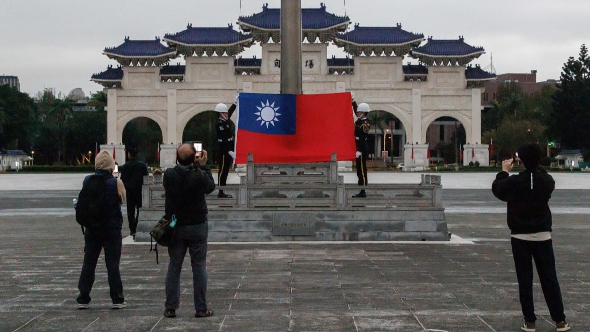 ئەمریکا داوا لە چین دەکات گوشارە سەربازییەکانی سەر تایوان ڕابگرێت