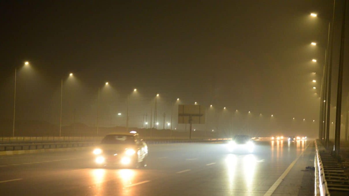 هاتووچۆی سلێمانی شۆفێران لە کەمبوونەوەی ئاستی بینین ئاگادار دەكاتەوە