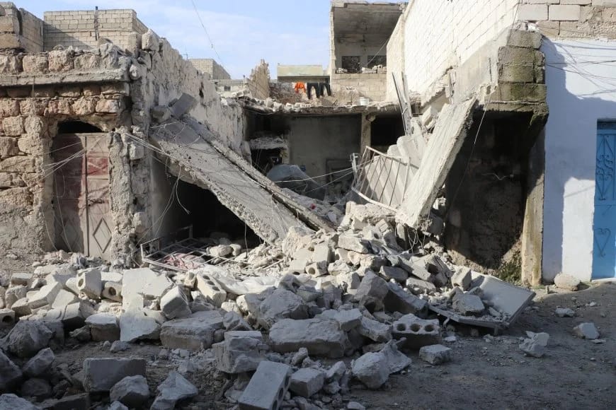 خێزانێکی شێخ مەقسوود دوای 16 کاتژمێر مانەوەیان لەژێر داروپەردووی باڵەخانەکەیان بە برینداری ڕزگار کران