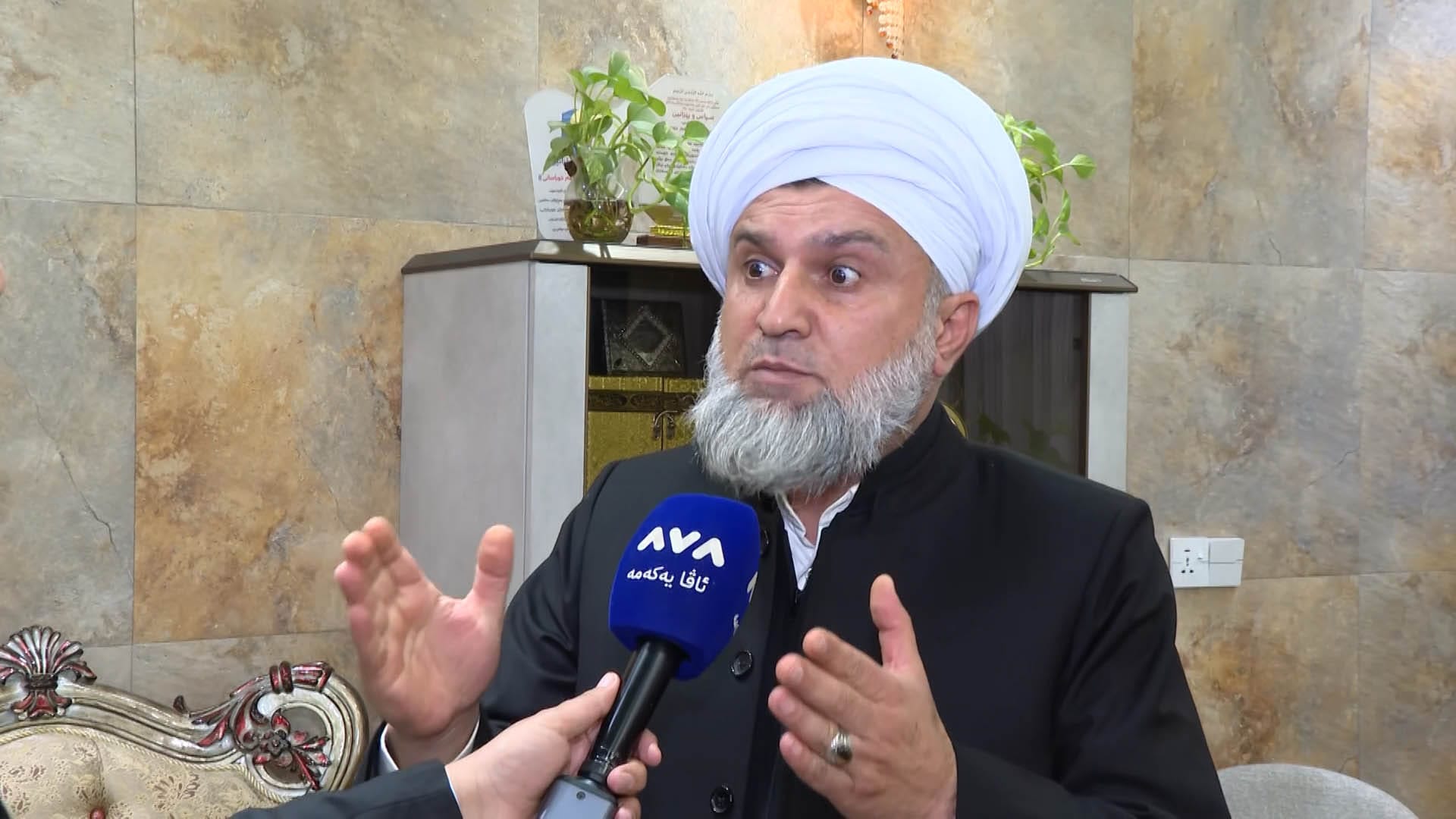 مەلا مەزهەر خۆراسانی: لەسەر قسەکانم پەشیمان نیم و دەمەوێت ئافرەت پارێزراو بێت