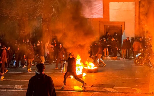 قاڵیباف بۆ ترەمپ: وانەیەکی لەبیرنەکراوت فێر دەکەین