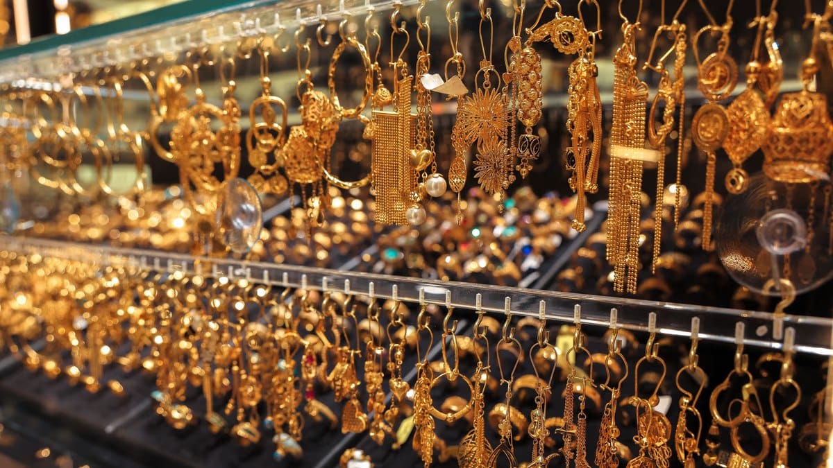 تەنیا لە یەک هەفتەدا  نرخی زێڕ 120 دۆلار بەرزدەبێتەوە