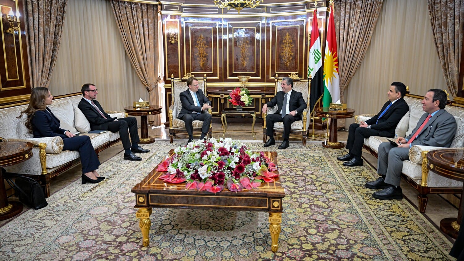 مەسرور بارزانی پێكهێنانی هەردوو حكومەتی عێراق و كوردستان لەگەڵ باڵیۆزی فەرەنسا تاوتوێ دەكات